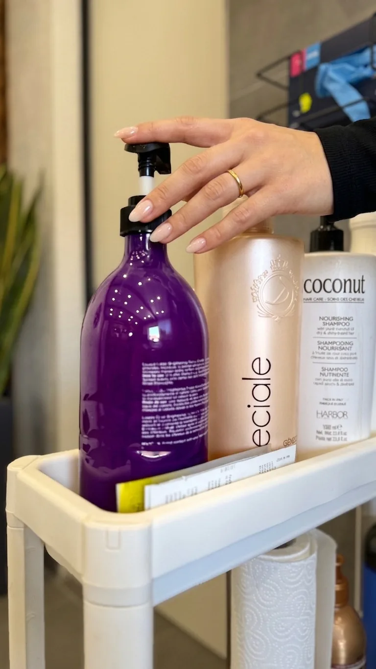 Professionelle Haarpflegeprodukte im Salon